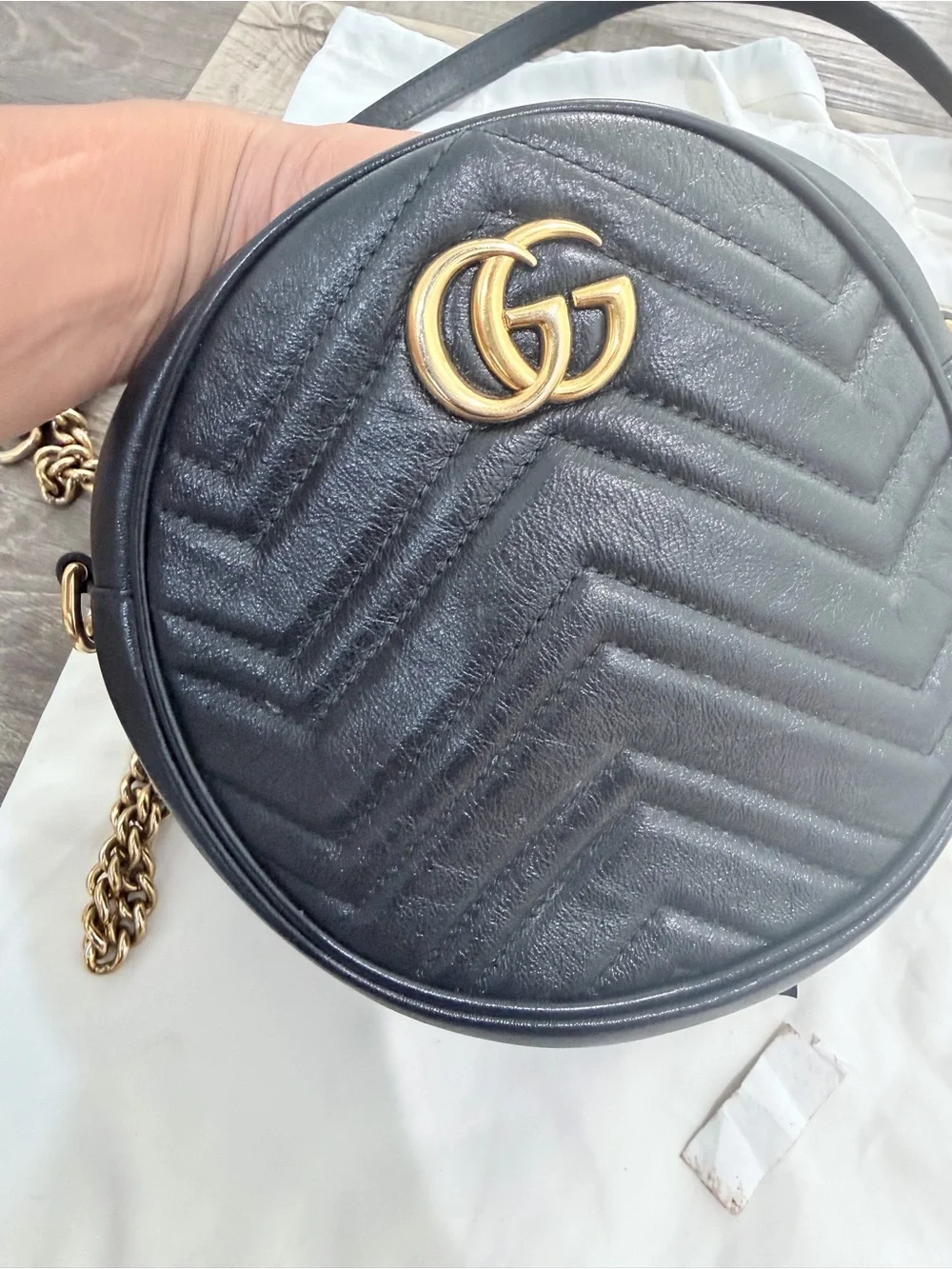 Gucci Black GG Marmont Round Crossbody - Picture 2 of 8